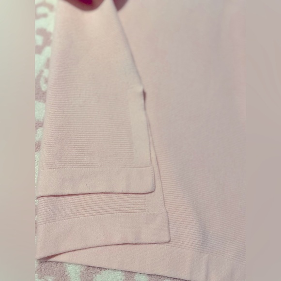 Women’s Oversized Tunic Turtleneck Sweater Size Medium Light Pink - Picture 6 of 7